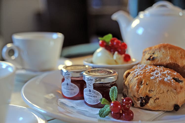 王室御用達の老舗からパブまで！ロンドンのおすすめクリームティー5選 Expedia JP Stories