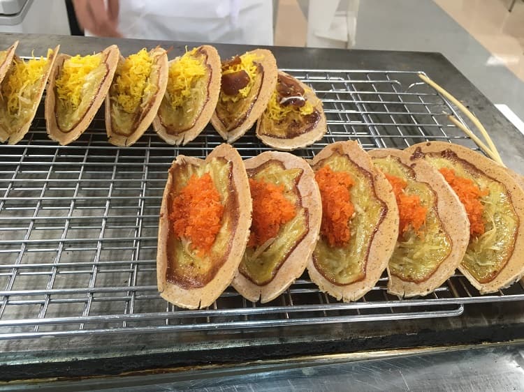 4. タイ風クレープ、カノムブアンを召し上がれ