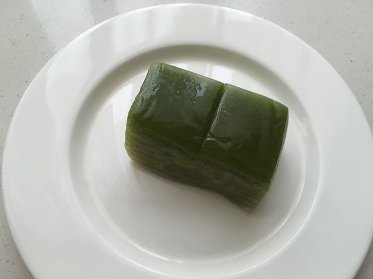  5. ９層になった「ういろう」のような縁起菓子、カノムチャン