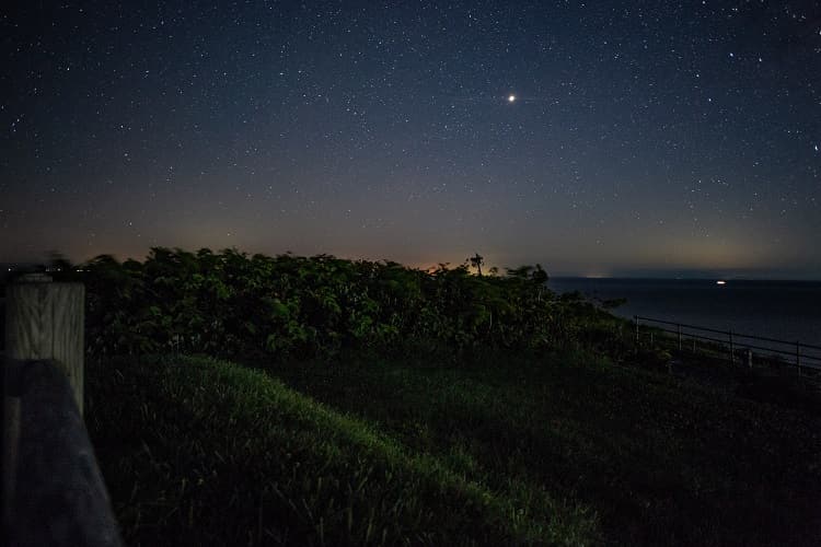 夜は満天の星空を見るべし