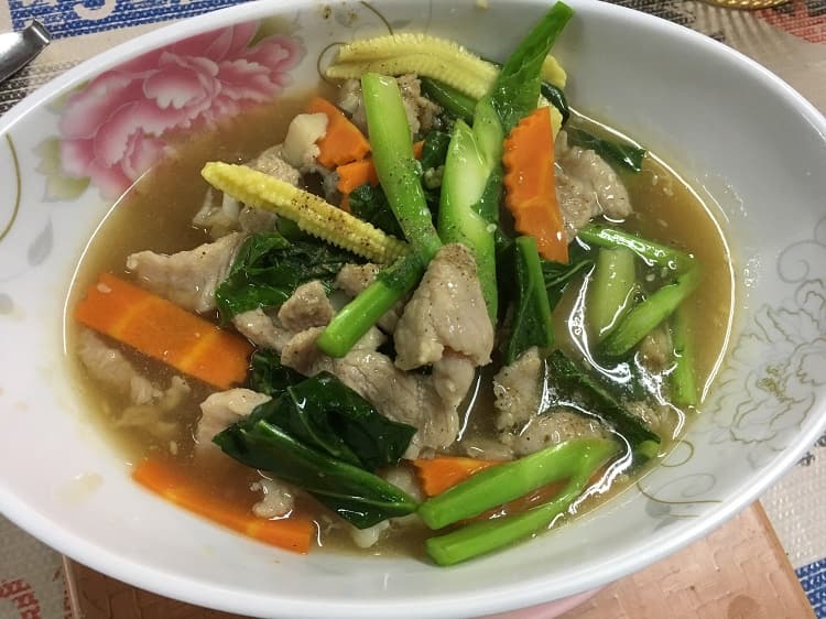 辛くない麺料理、ラートナー