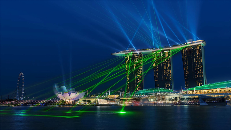 シンガポールの夜景を水面から満喫できる夜のクルーズもおすすめ！