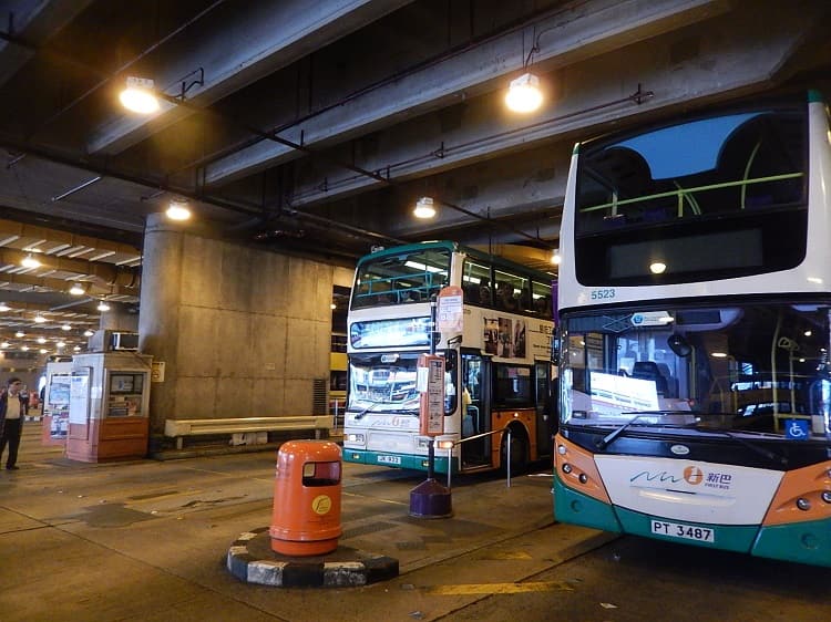 バスを利用する香港プラダアウトレットの行き方