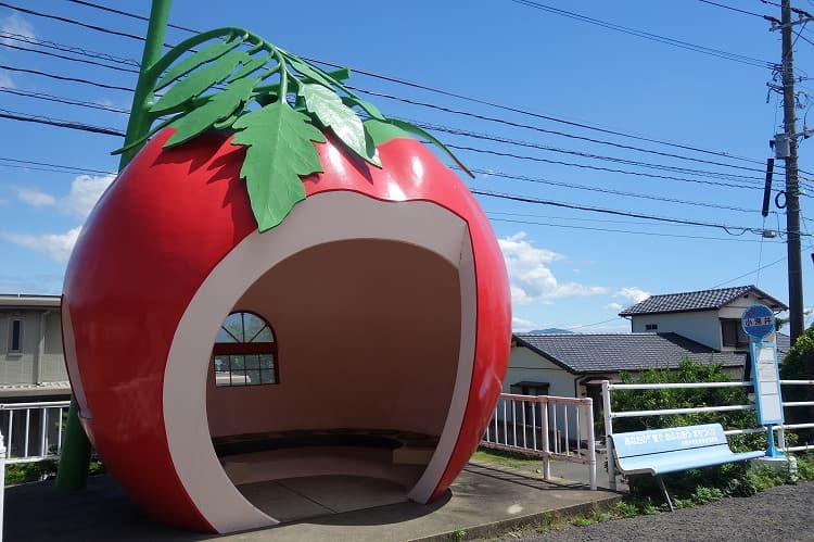 トマトのバス停