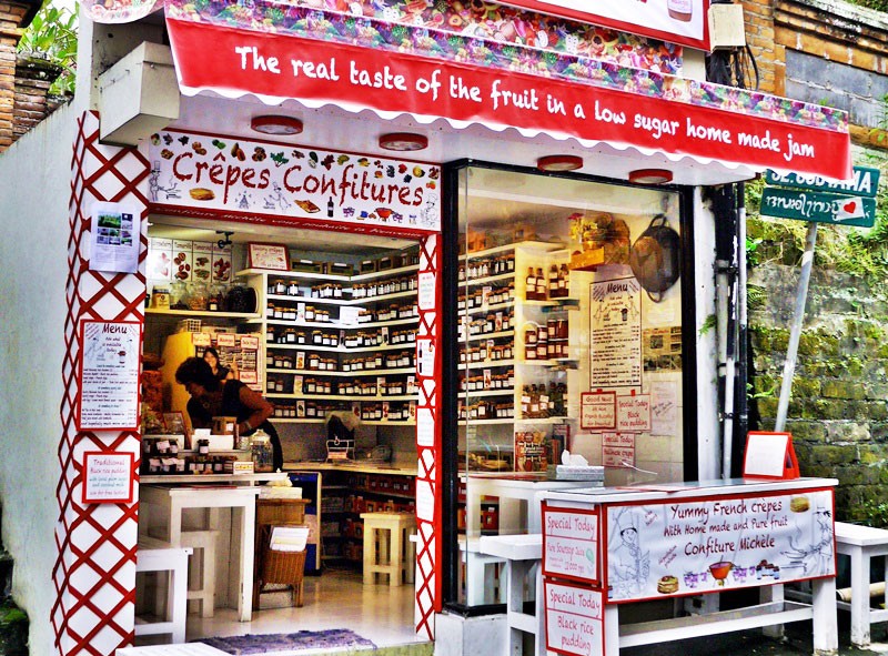 ウブド・ゴータマ通りにたたずむ小さなお店