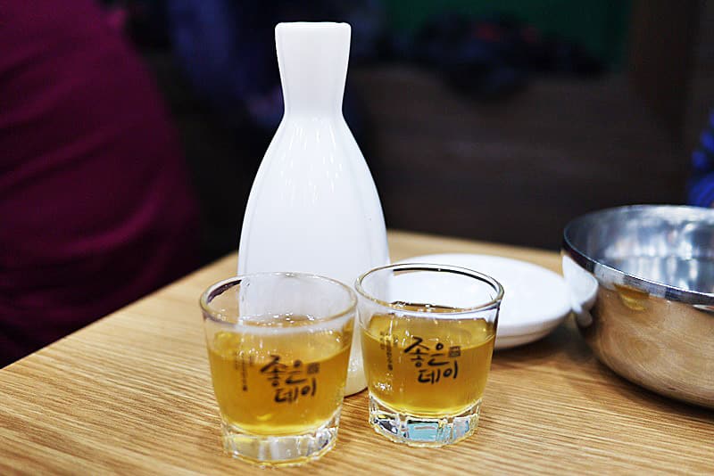 創業40年の歴史ある人気店「ペ・ジョングアン東莱参鶏湯」