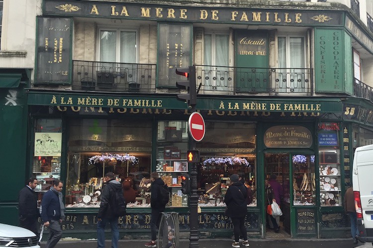 歴史を感じずにはいられない、老舗チョコレート屋、ア・ラ・メール・ド・ファミーユ