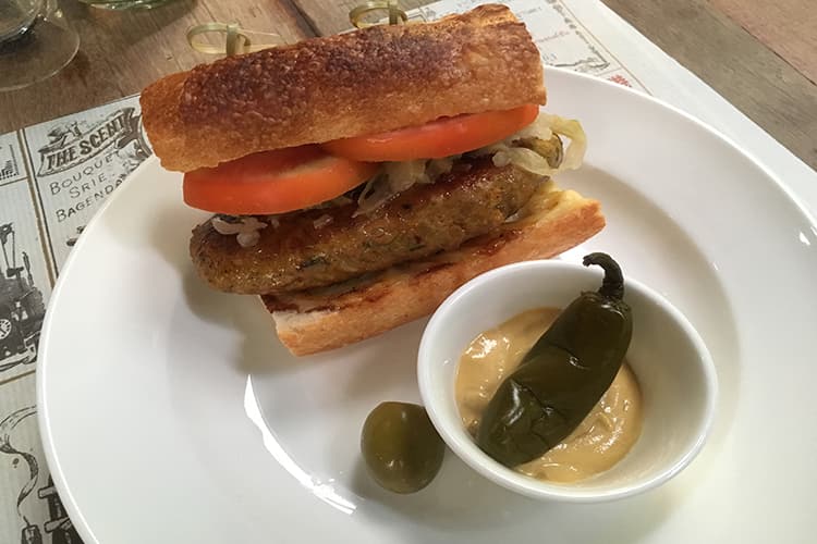 パスタやハンバーガーなど西洋料理がメイン