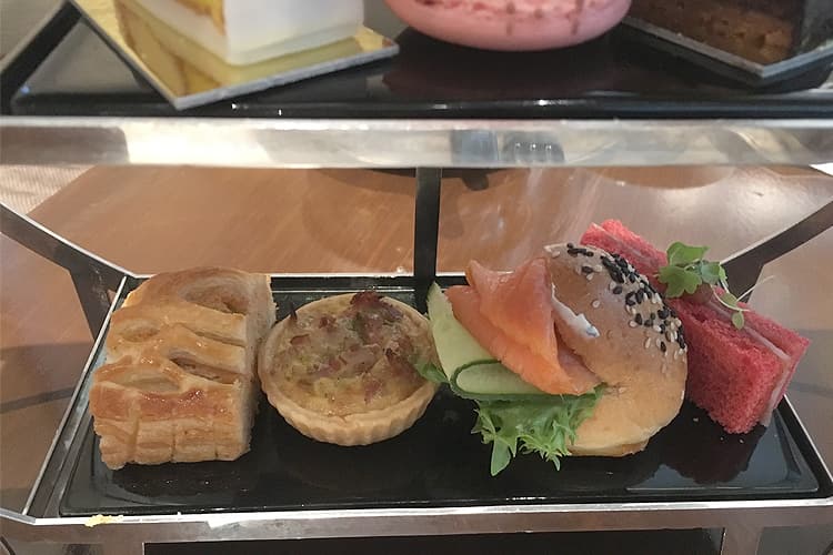 ケンピンスキーホテル　軽食
