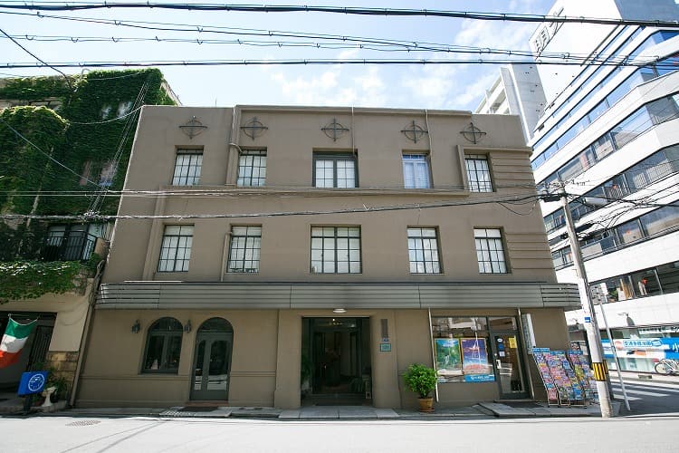 細部のあしらいが上品な伏見ビル