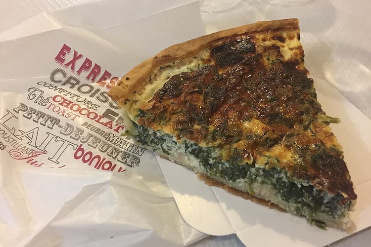 ほうれん草とサーモン(épinard et au saumon)のキッシュ