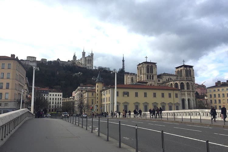 ソーヌ川を渡り、旧市街ヴュー・リヨン(Vieux Lyon)へ