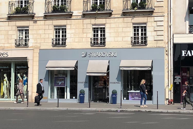 スワロフスキー　マドレーヌ店