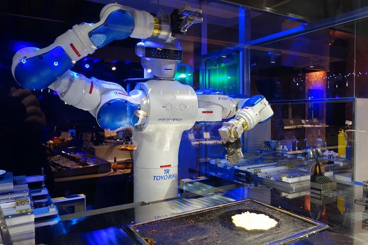 料理中のロボット