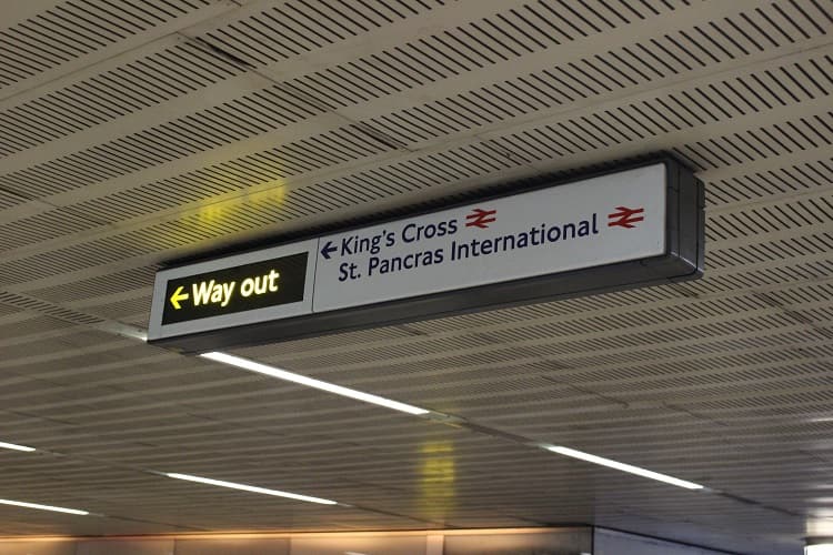 ロンドンのセント・パンクラス・インターナショナル駅から出発！