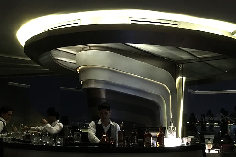 スカイバー　店内