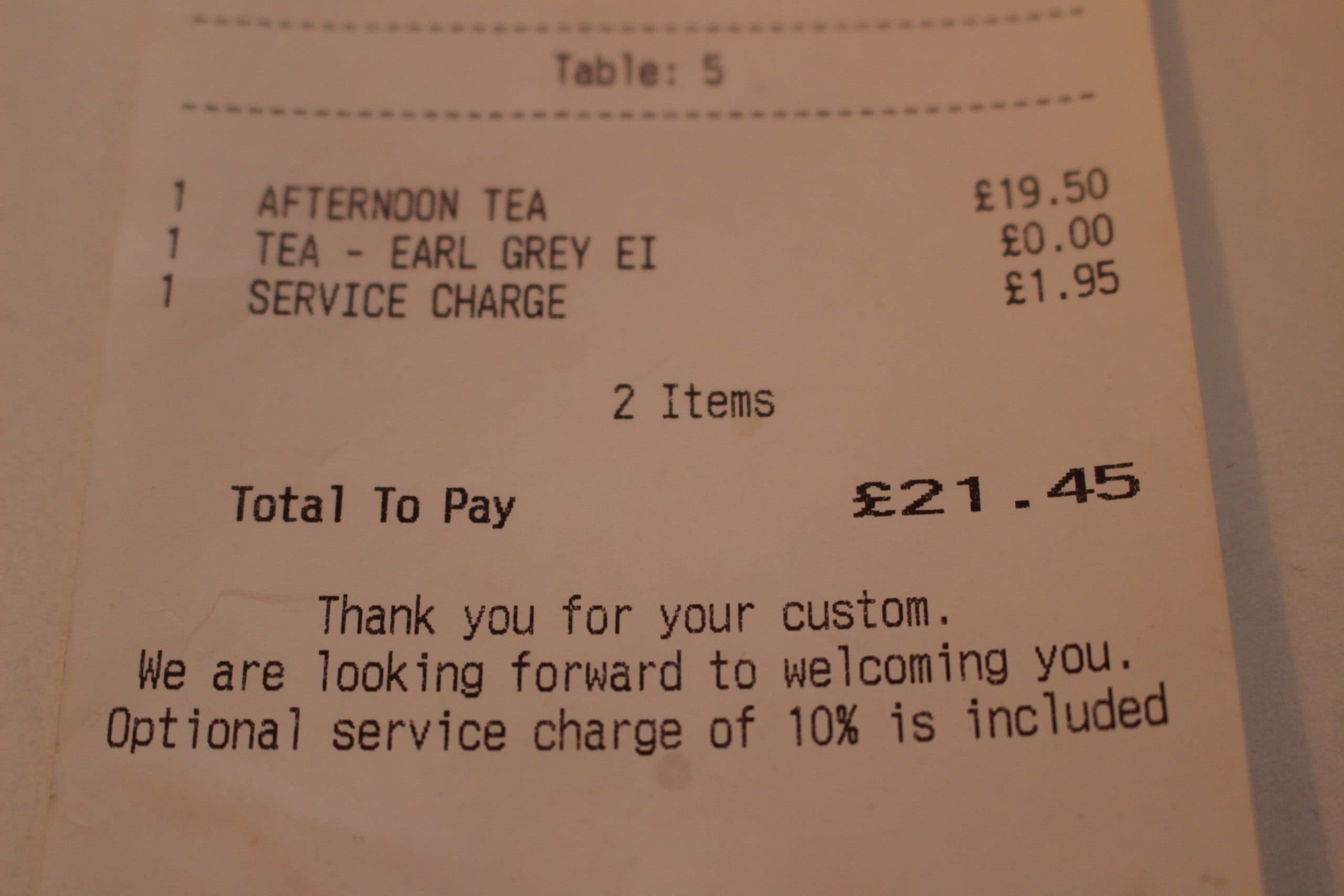 レストラン、ファストフード店、カフェでは