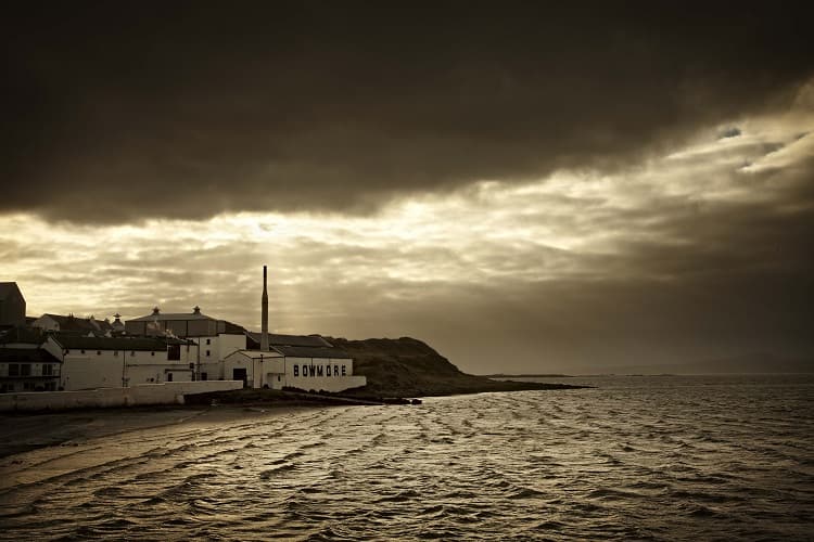 ボウモア蒸留所（Bowmore Distillery）