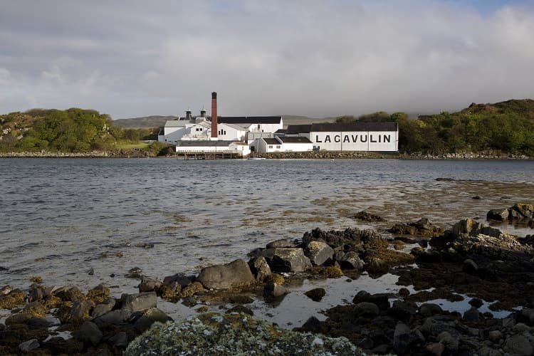 ラガヴーリン蒸留所（Lagavulin Distillery）