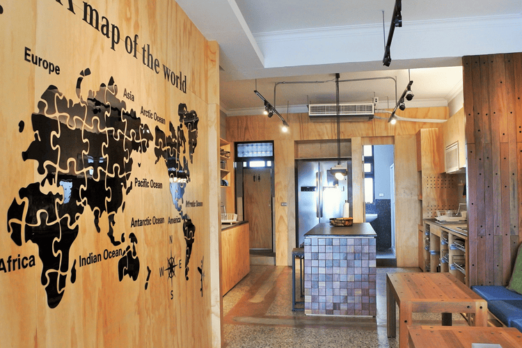 艸祭 Book inn4階
