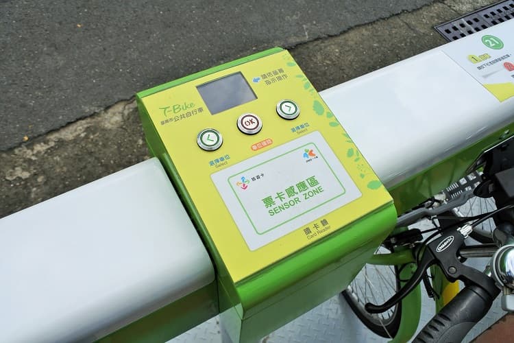 T-Bike　自転車が接続してあるバーの端末