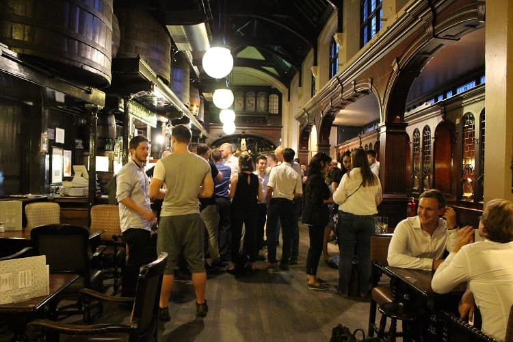 シティー・オブ・ヨーク（Cittie of Yorke）　店内