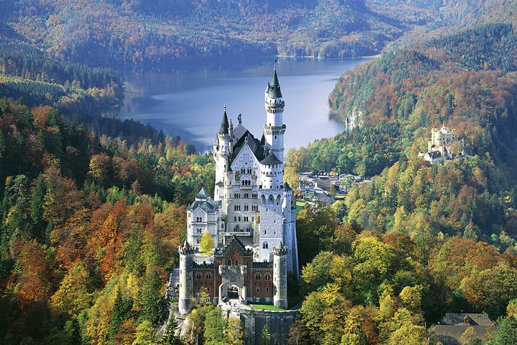 ノイシュヴァンシュタイン城Schloss Neuschwanstein（ドイツ・バイエルン州・シュヴァンガウ）