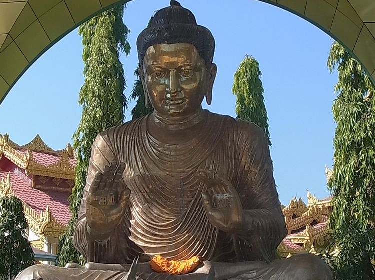 ボータタウン・パゴダ　仏像