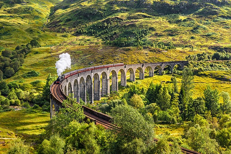 グレンフィナン陸橋（Glenfinnan Viaduct）