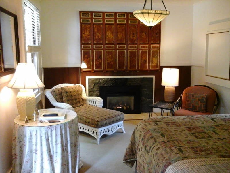 BB-Hale-Ohia Cottages2