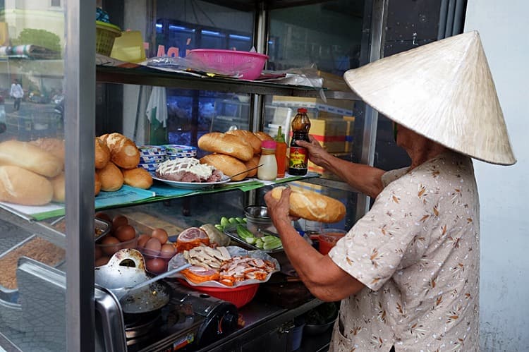 バインミー パテ・チャールア（Banh Mi Pate Cha Lua）