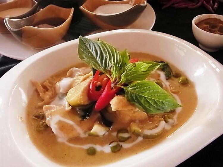 クッキングクラス「スパイス・スプーン」のタイカレー