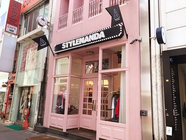 スタイルナンダ･ピンクホテル　外観