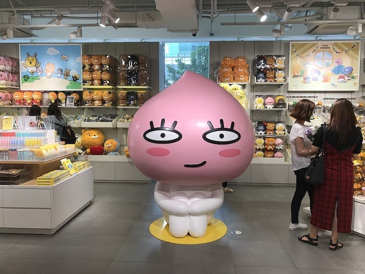 人気キャラクターの人形