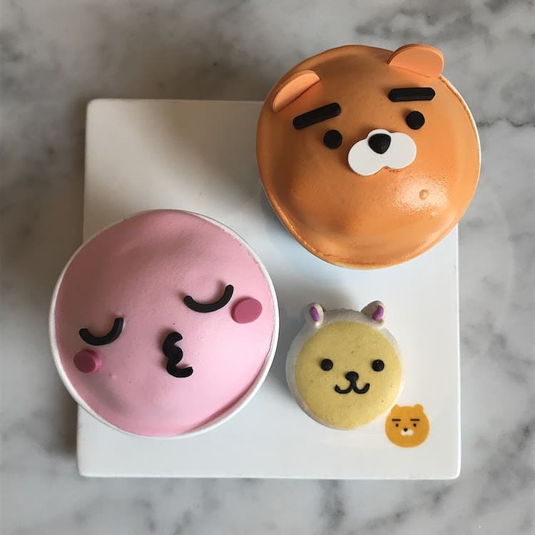 ライアンカフェのマカロンとカップケーキ