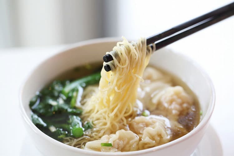 雲呑麺（ワンタン麺）