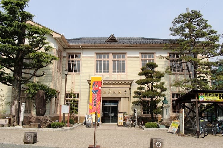 旧八幡町役場
