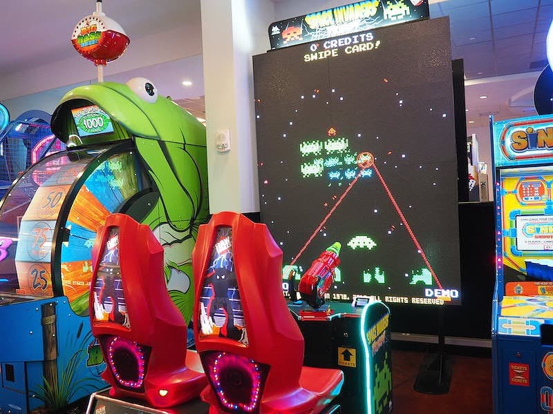 ゲームセンター「ロックン・ファン」