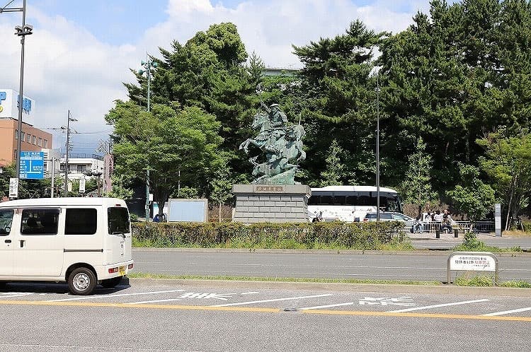 北条早雲の銅像