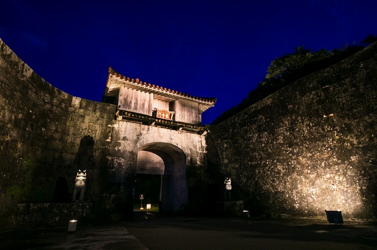 夜の首里城
