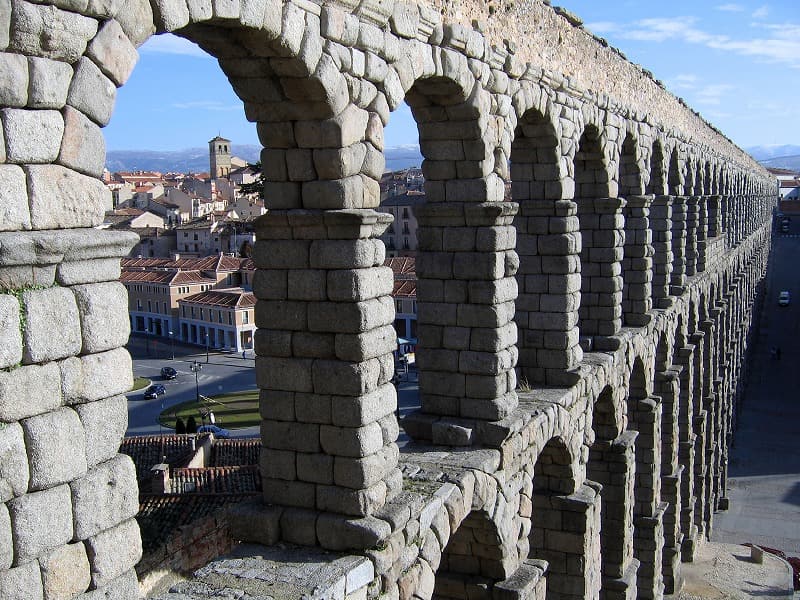 spain4-aqueduct-of-segovia