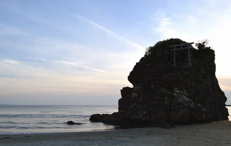 稲佐の浜に行くなら、日没に合わせて