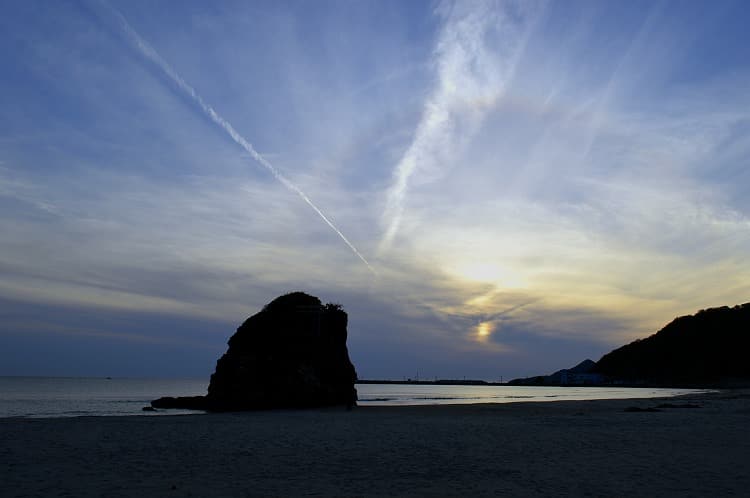 稲佐の浜に行くなら、日没に合わせて