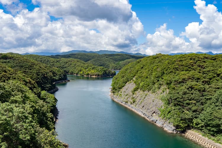 対馬の南北をつなぐ万関橋