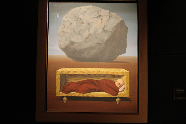 いマグリット美術館（Musée Magritte）
