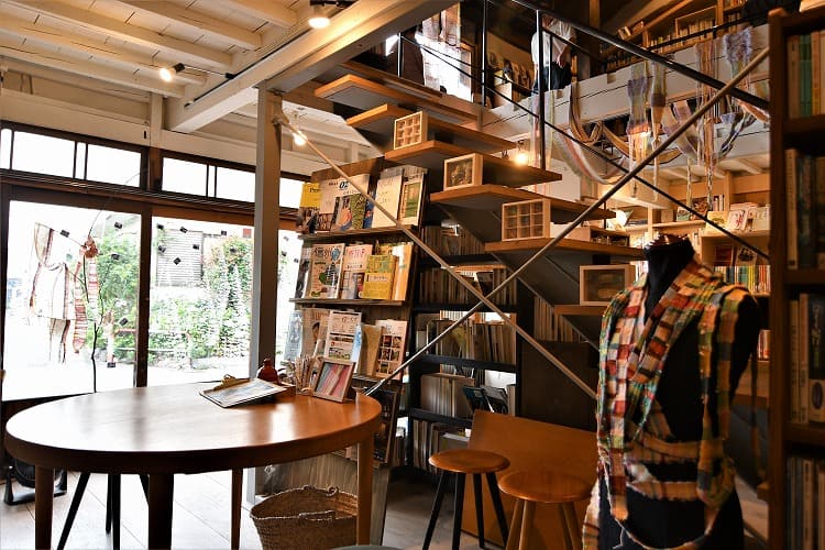 BOOKS & CAFE NABO