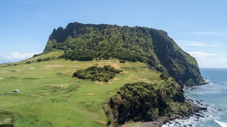 ・城山日出峰（ソンサンイルチュルボン）