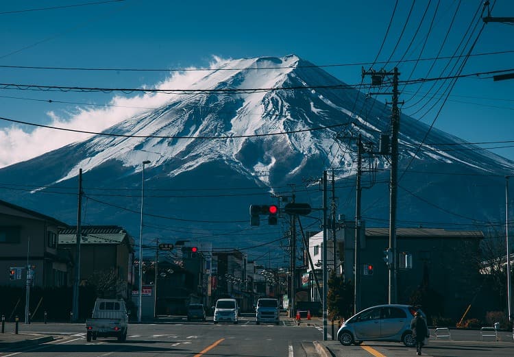 正面から見た富士山