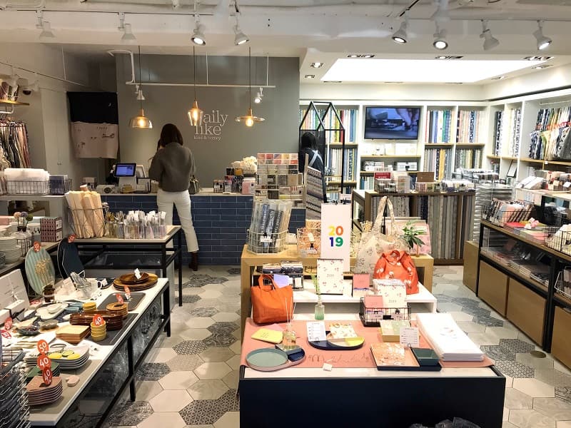 Daily like店内