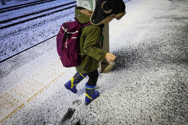 1日目は、雪と温泉巡り！ まずは新幹線で青森へ